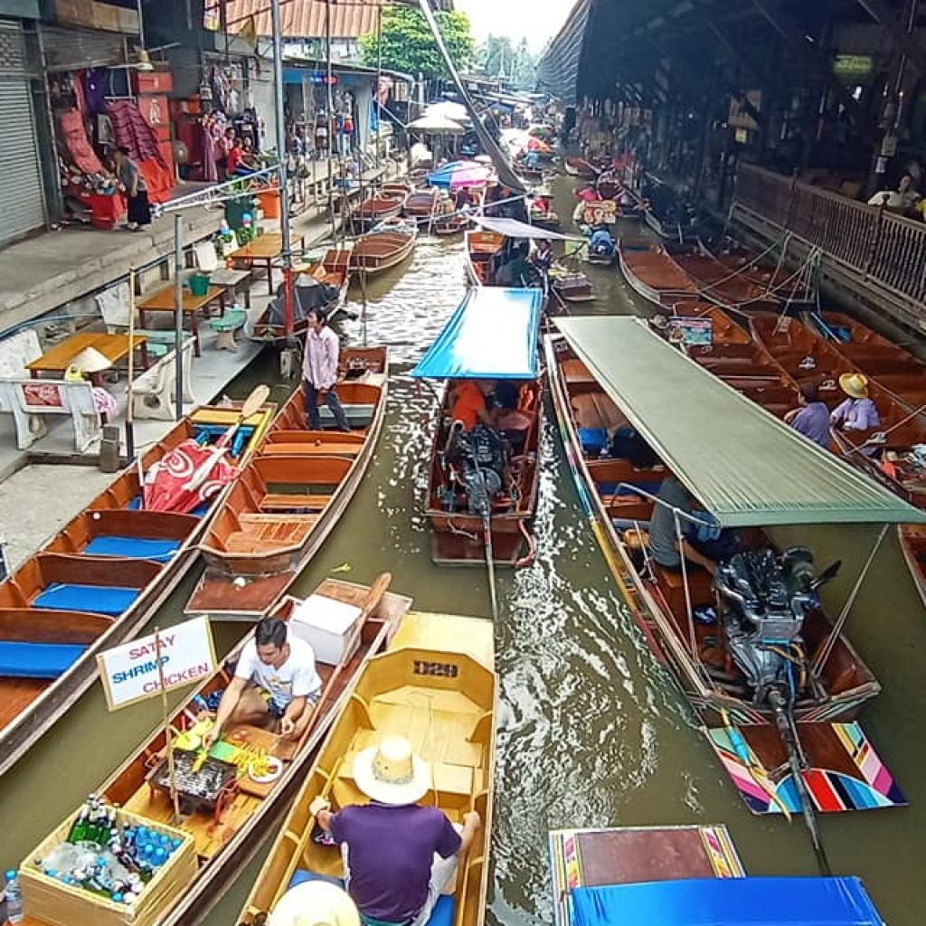 Floating market