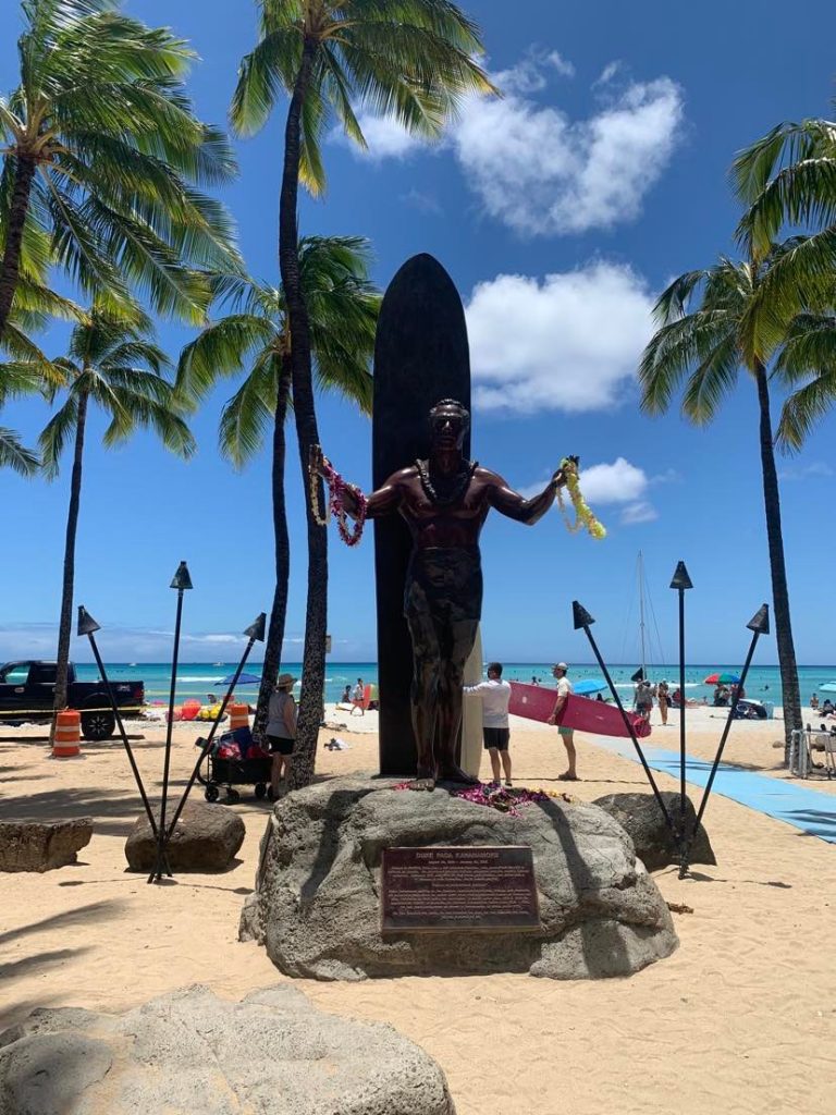 Statue of surfer in Oahu