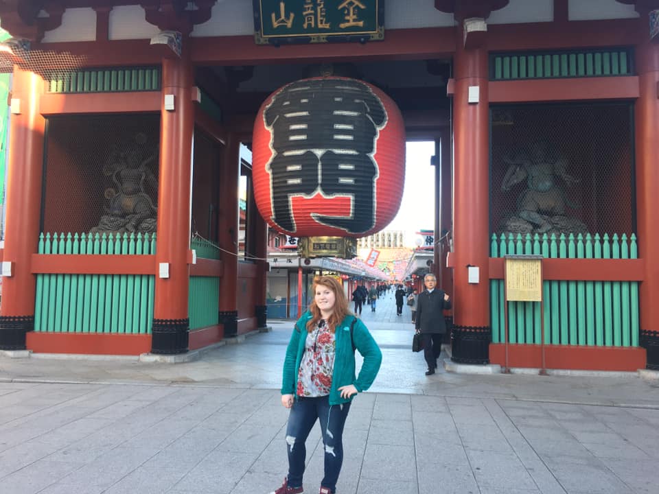 Me in front of Kaminarimon Gate