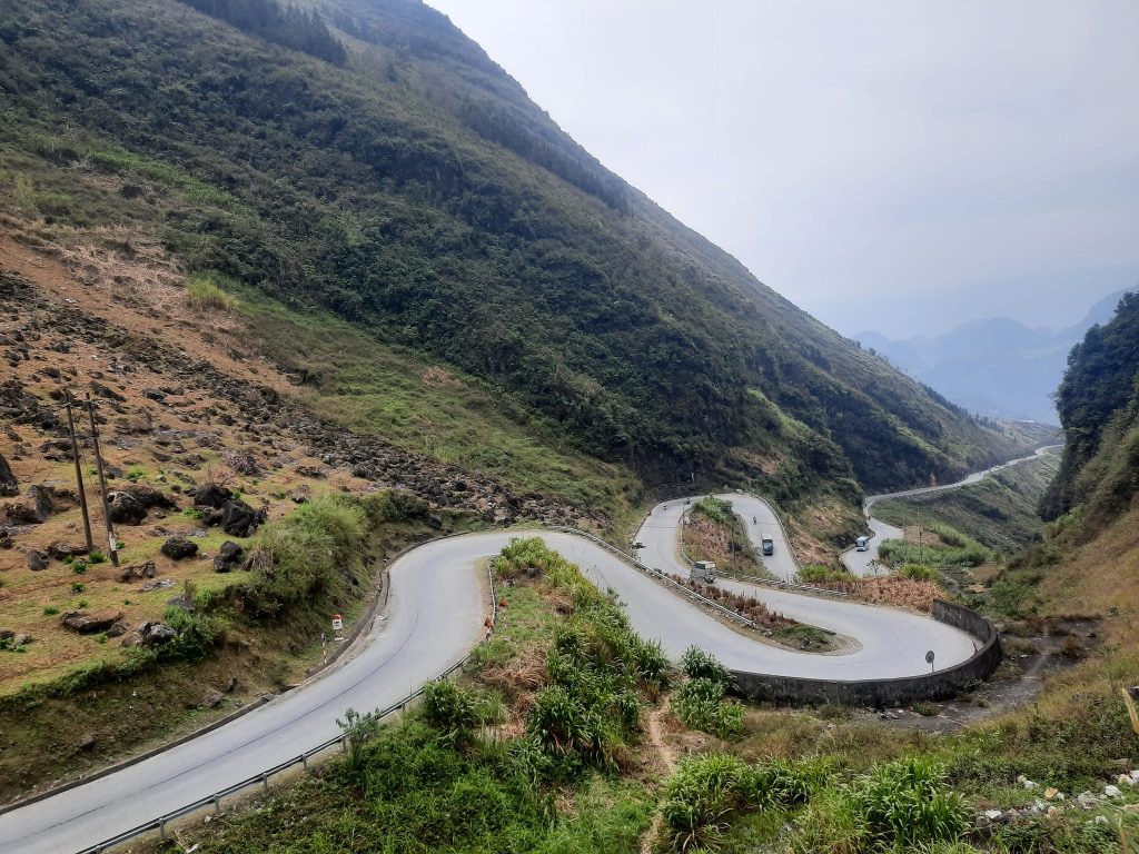 curvy road on the loop